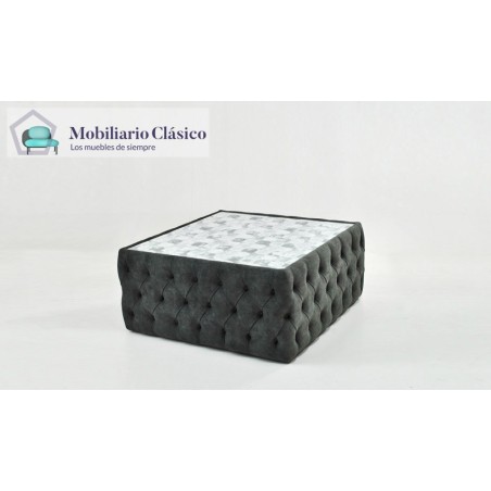 Mesa de centro clásica con acabado capitoné Ref MCPT30000