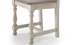 Silla provenzal fabricada en madera de pino