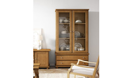 Vitrina provenzal fabricada en madera de Pino